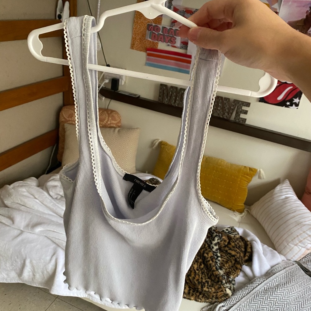 Crop top - Picture 2 of 3